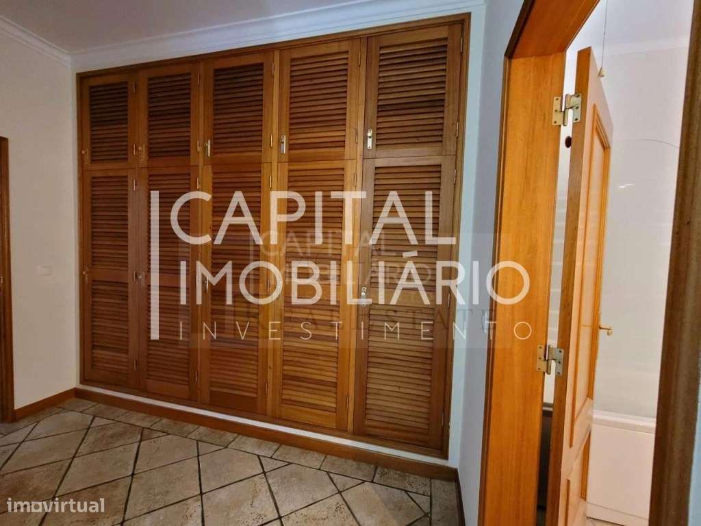 Moradia isolada V3+2 situada nas Caixas em Sesimbra com Piscina-24