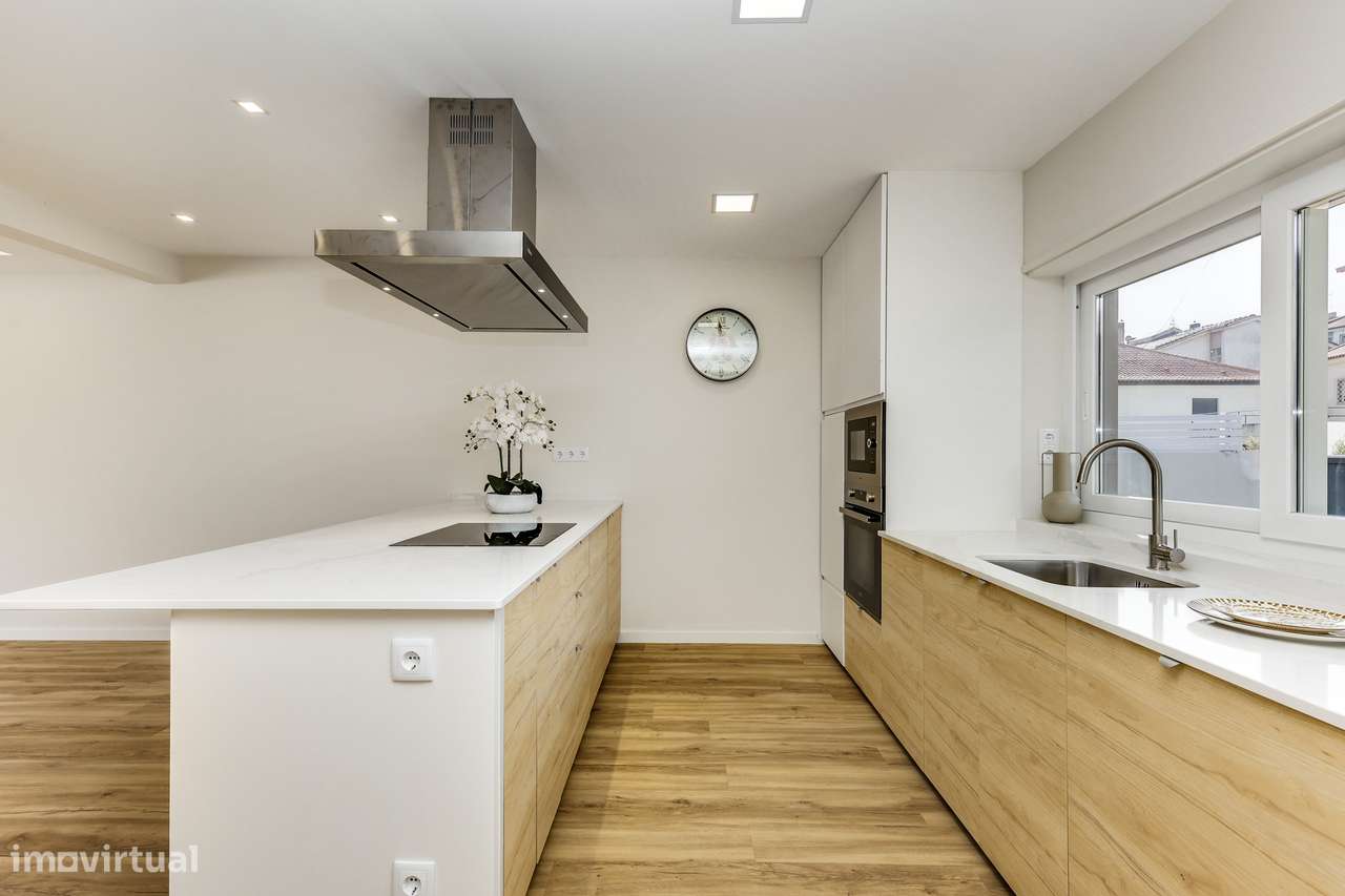 Venda Moradia Unifamiliar T4, localizada em Caxias - Oeiras. - Grande imagem: 4/25