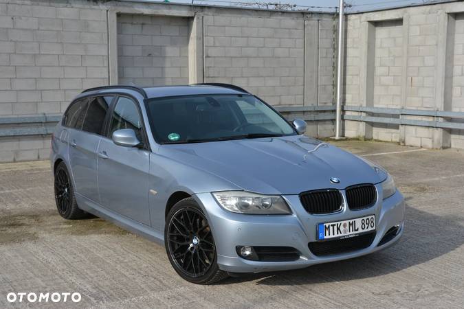 BMW Seria 3 318d Touring Luxury Line - 1