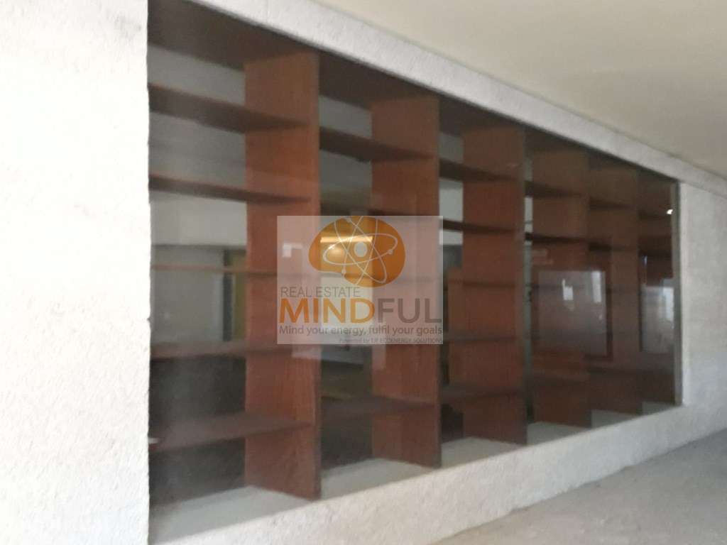 Para Investidores! Venda de Loja Renovada Arrendada por 10 anos, r/...-8