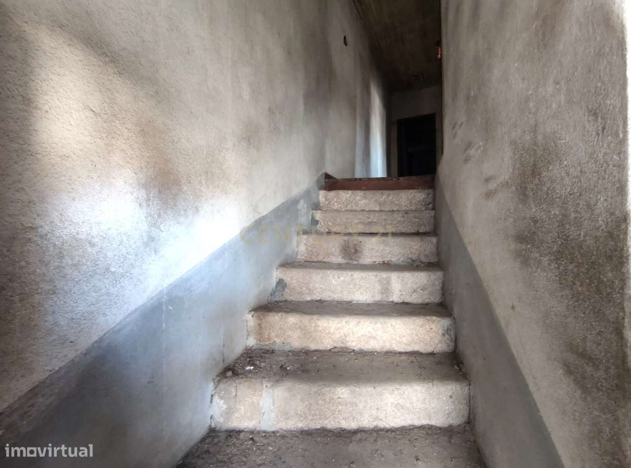 Moradia para recuperar a 5kms da cidade de Chaves-8