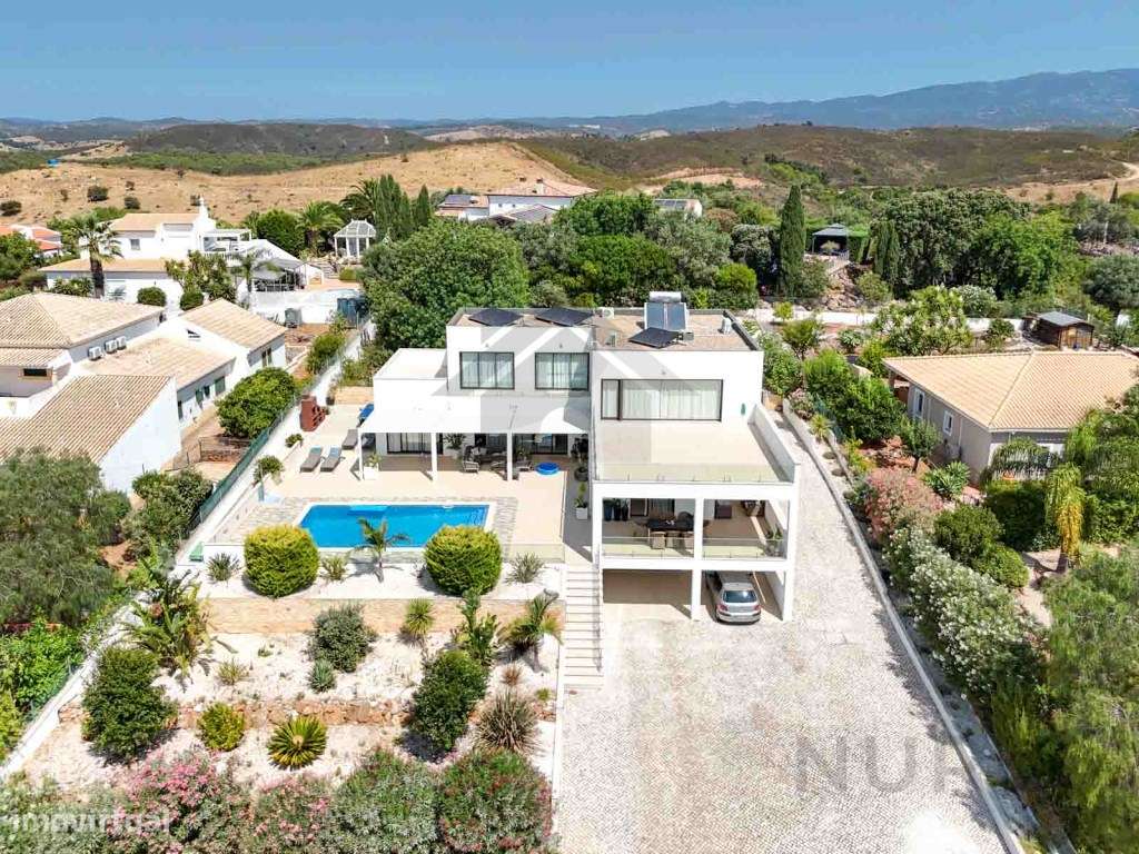 Moradia de Luxo com Piscina para venda no Monte Canelas - Grande imagem: 4/60