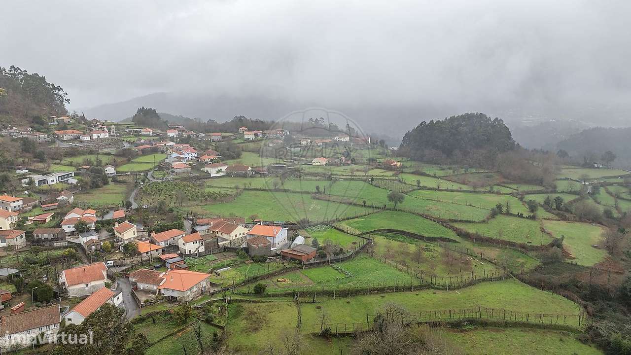 MORADIA PARA RESTAURO EM VILA VERDE-5