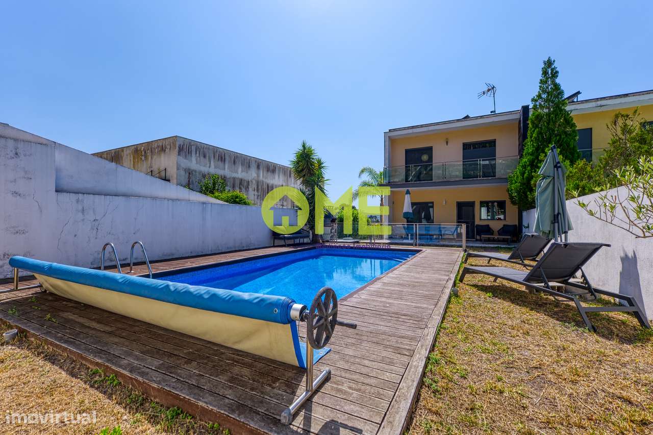 Moradia T4 com piscina e jardim em Ourém-0