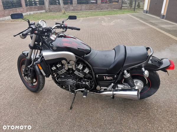 Yamaha V-MAX - 6