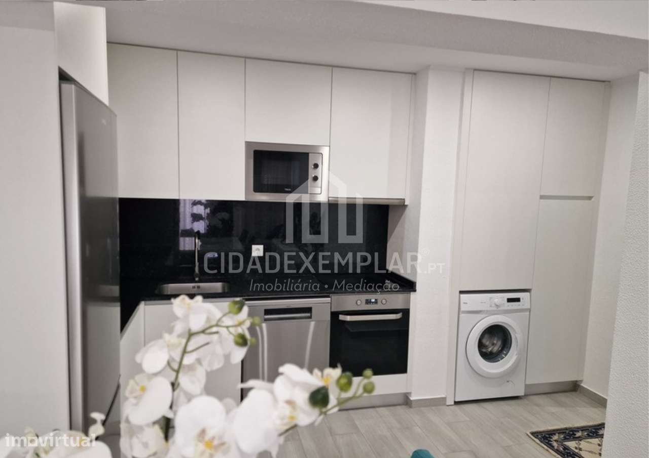 Apartamento T1, Como Novo! 1º linha da Praia da Rocha-3