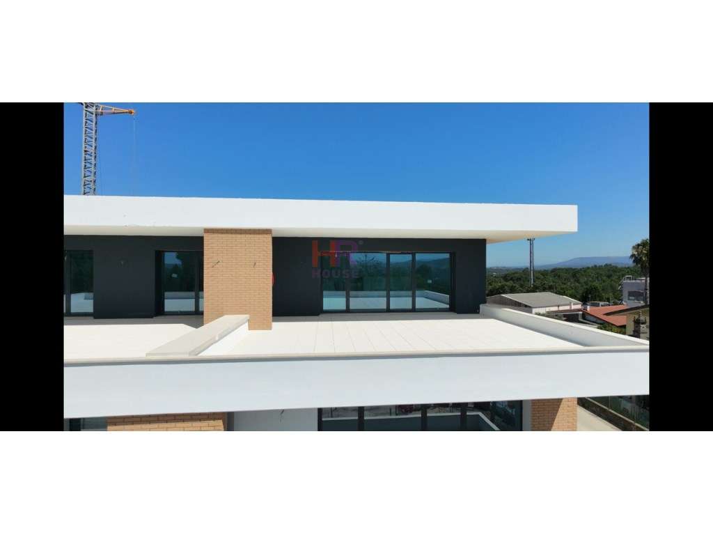 Vende-se T2 Ultimo andar - Terraço panorâmico-19