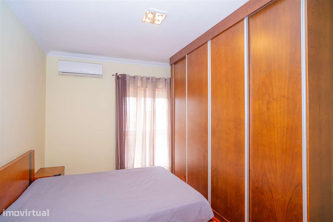 Apartamento T4 em Barcelos – Espaço, Conforto e Excelente Varanda!-15
