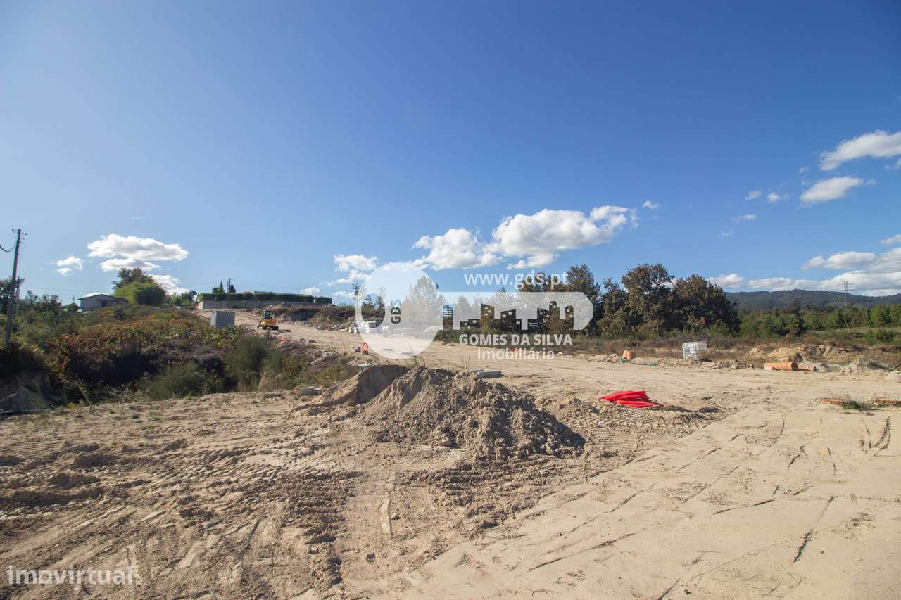 Moradia em Banda T3 Chave na Mão – Loteamento em Águas Santas, Moure-5