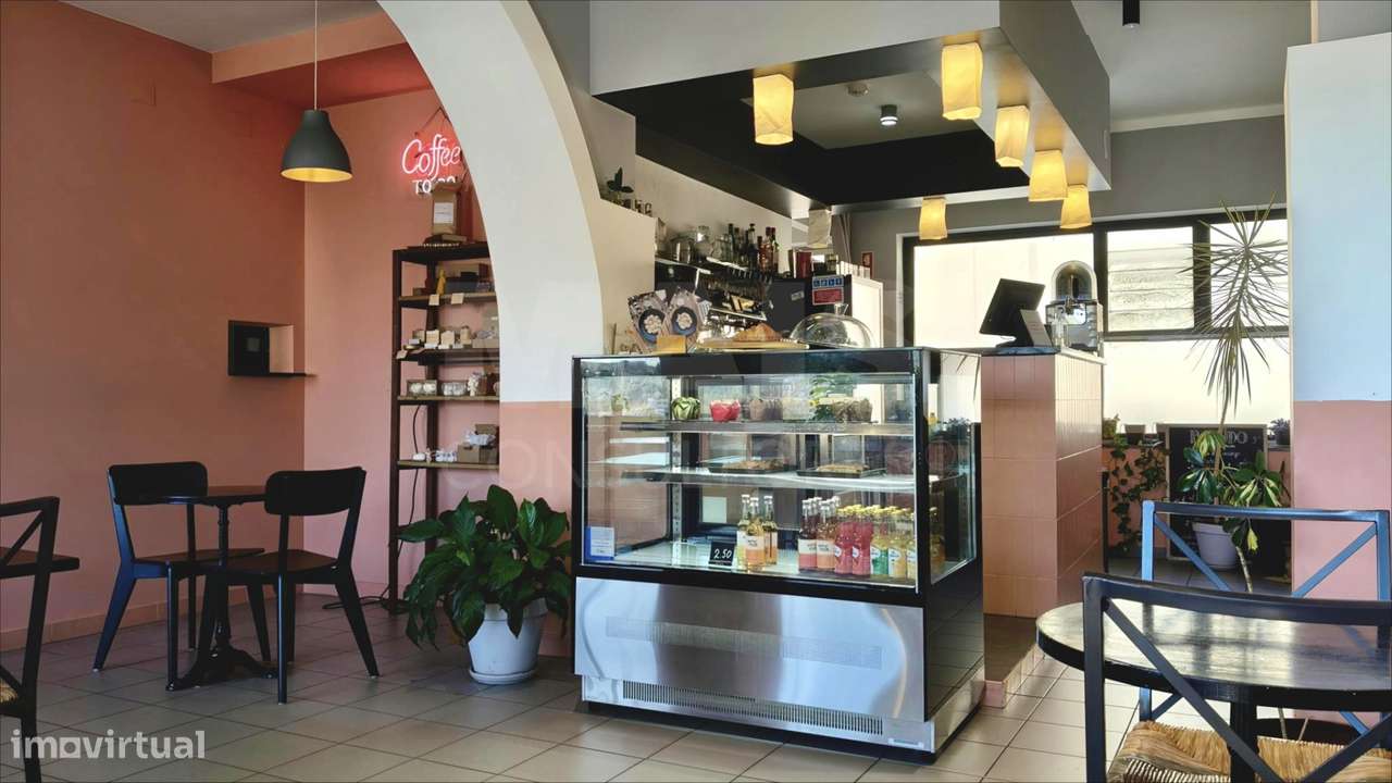 Trespasse | Rest. / Café em Pleno Funcionamento (Centro - Lourinhã) - Grande imagem: 5/23