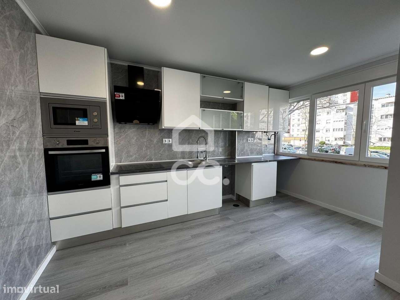 Apartamento T2 remodelado com arrecadação - Oeiras - Grande imagem: 2/23