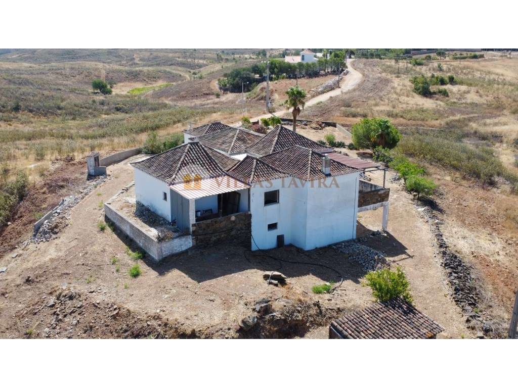 Moradia de estilo tradicional- Charme, vistas sob a Serra e Mar-8