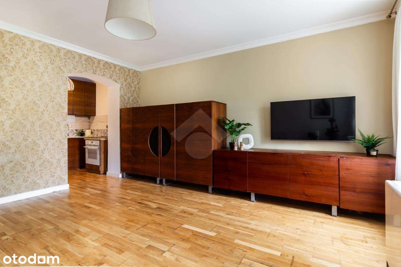 Kawalerka | Blisko rynku | 2 piętro | Osobna kuchnia-4