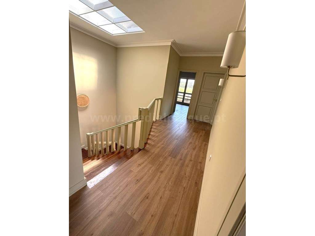 Moradia T4+1 Renovada na Aguda - Próxima da Praia - Grande imagem: 4/15