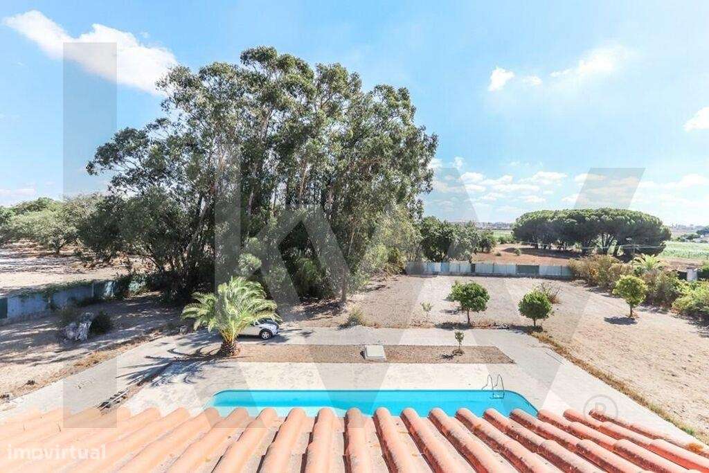 Moradia T5 com Terreno Generoso e Piscina Privativa a  20 minutos das - Grande imagem: 4/39