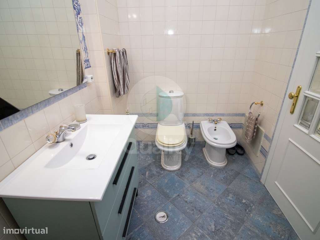 Excelente Apartamento T2 - Baixa da Banheira-16