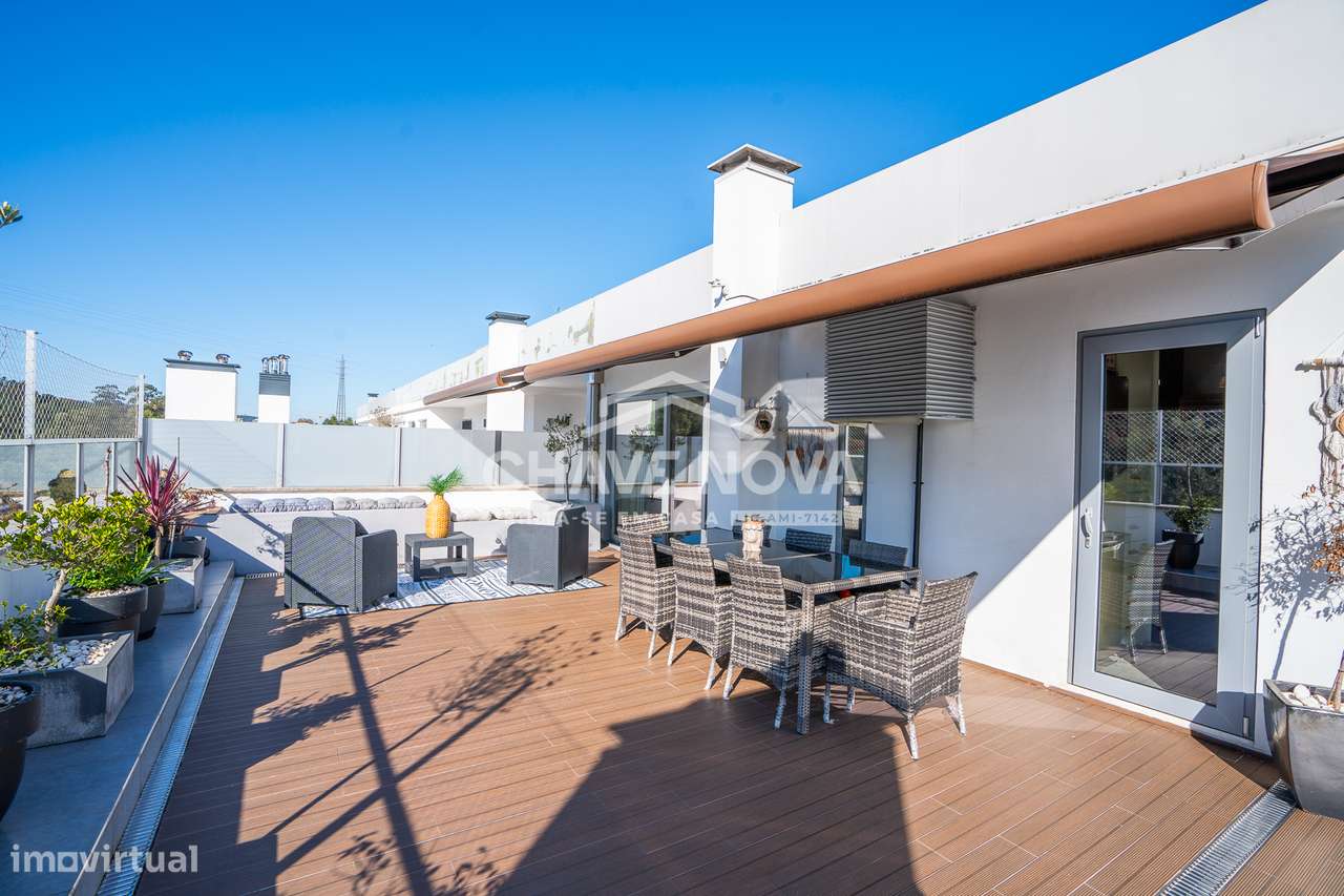 Apartamento T3, com terraço e box 4 carros situado em Campo- Valongo-32