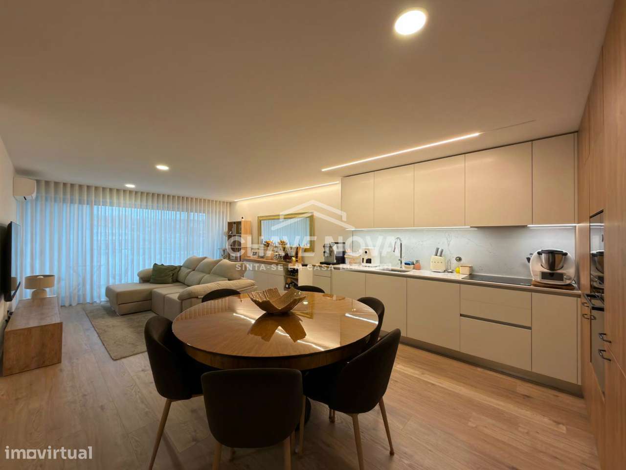 Apartamento T1+1 Santa Marinha de 2023 ao Arrábida Shopping VL8-15