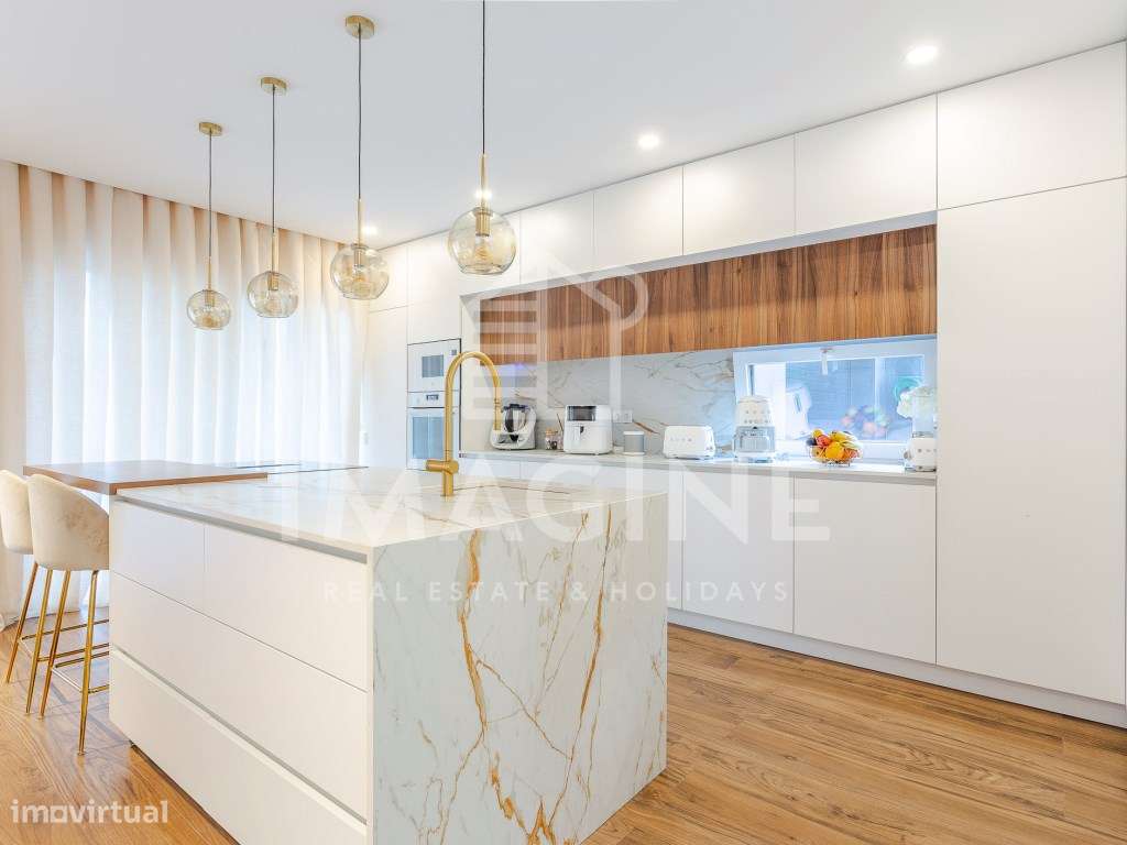 Moradia V2, de Arquitetura Moderna com Piscina e jardim - Urbanizaç...-8