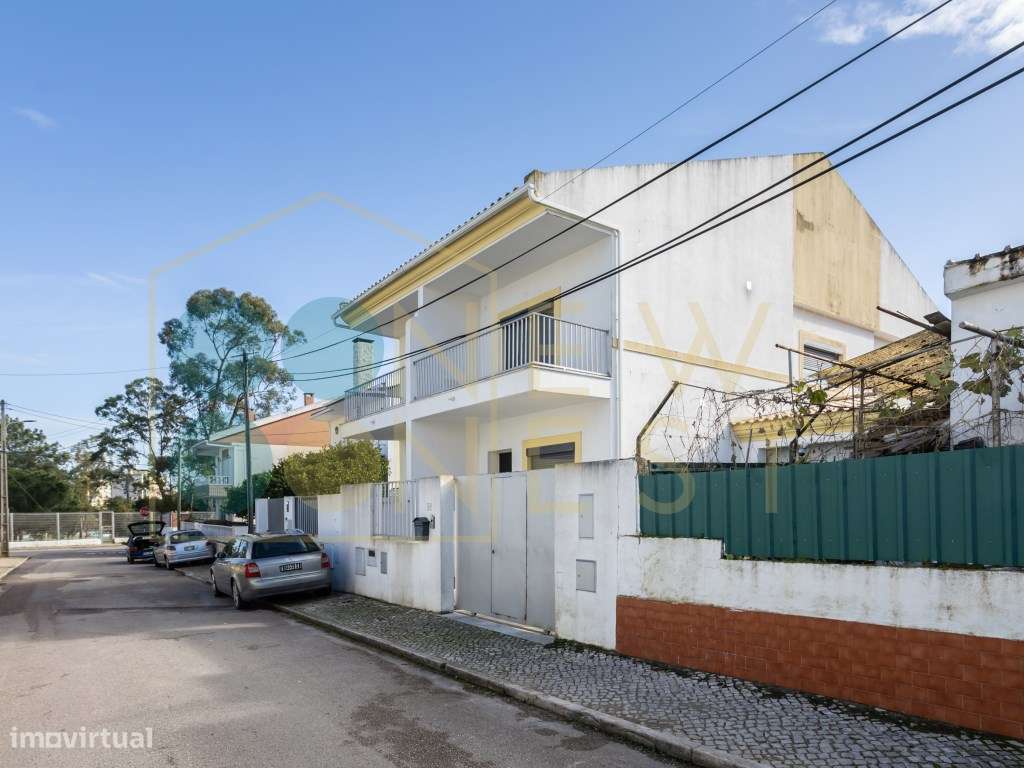 Moradia T2+2 com garagem e jardim, a dois passos do Parque do Serra...-40