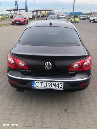 Volkswagen Passat 2.0 TDI Comfortline DSG - 5