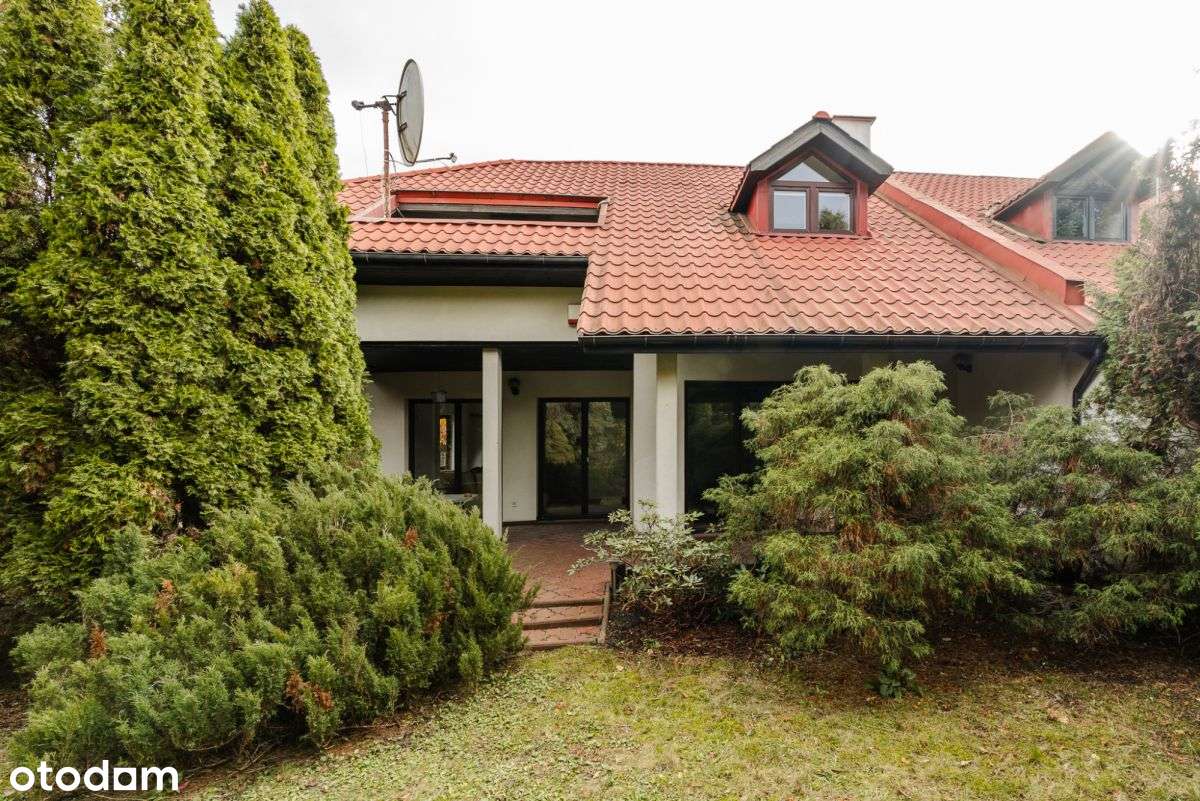 Przestronny i klimatyczny dom w spokojnej okolicy-4