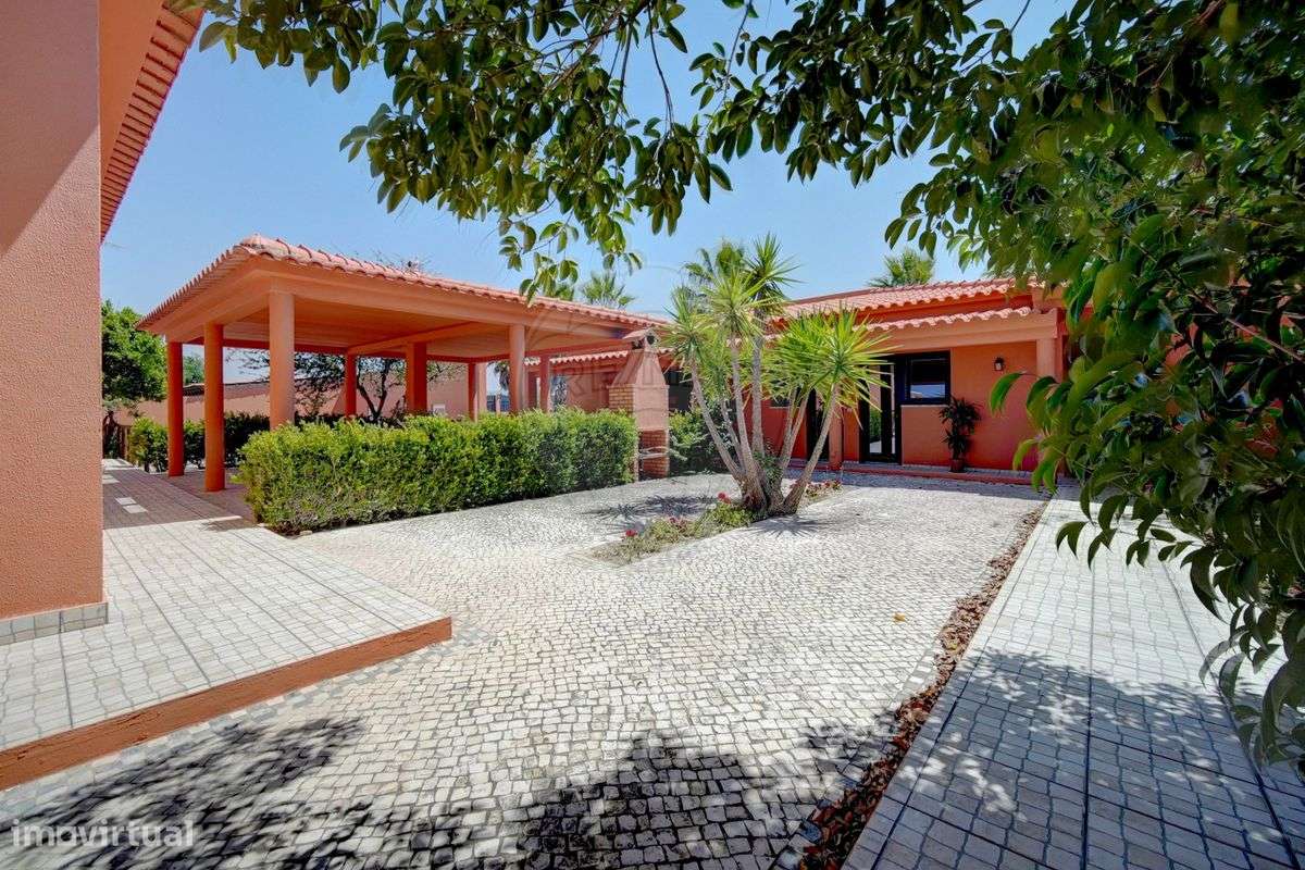 Moradia T6 para venda-44