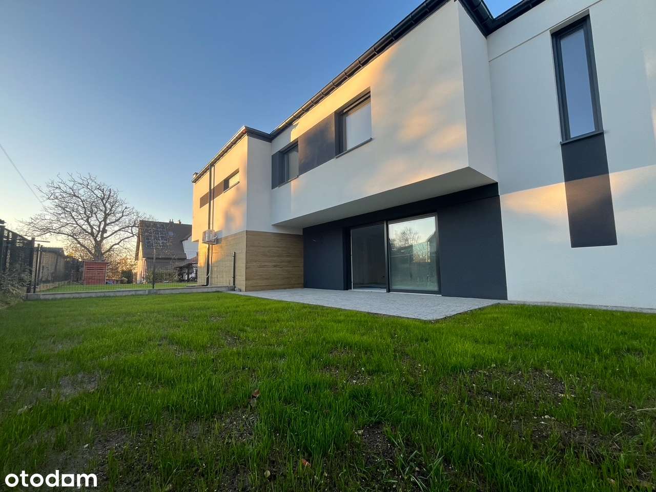 Dwupoziomowy apartament z dużym ogródkiem blisko centrum przy parku-3