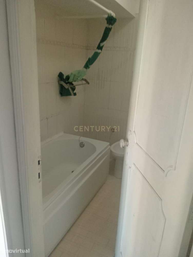 T1 Usado Centro Almada - Oportunidade Única!-7