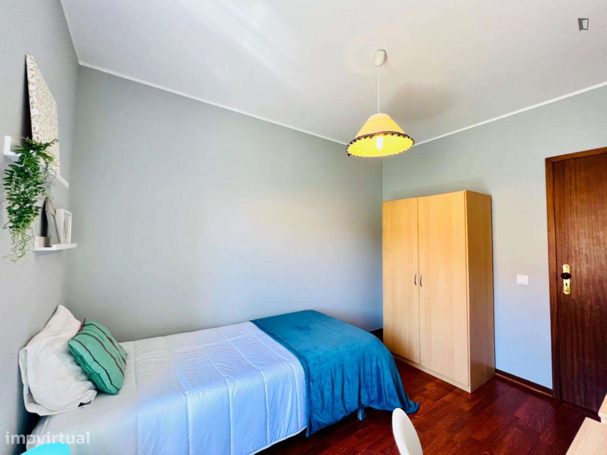 Quarto - localizado em Olivais Coimbra - Grande imagem: 5/9