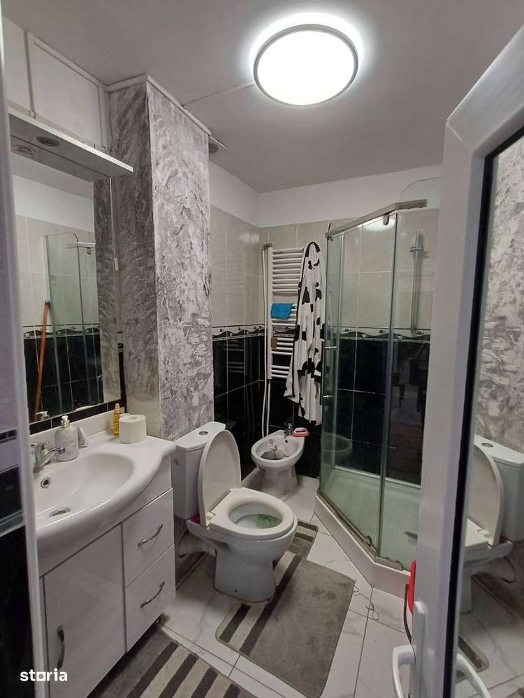 De vanzare 2 camere,mobilat,utilat,renovat,Pret 43000 euro - Imagine principală: 4/7