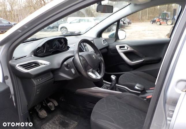 Peugeot 2008 1.2 Pure Tech GPF Style - 22