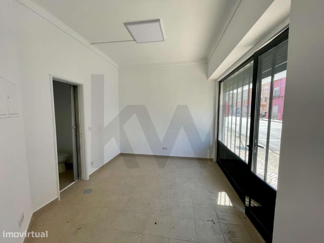 Loja para arrendar na Praça José Nisa, Amadora - Muito movimento! - Grande imagem: 4/15