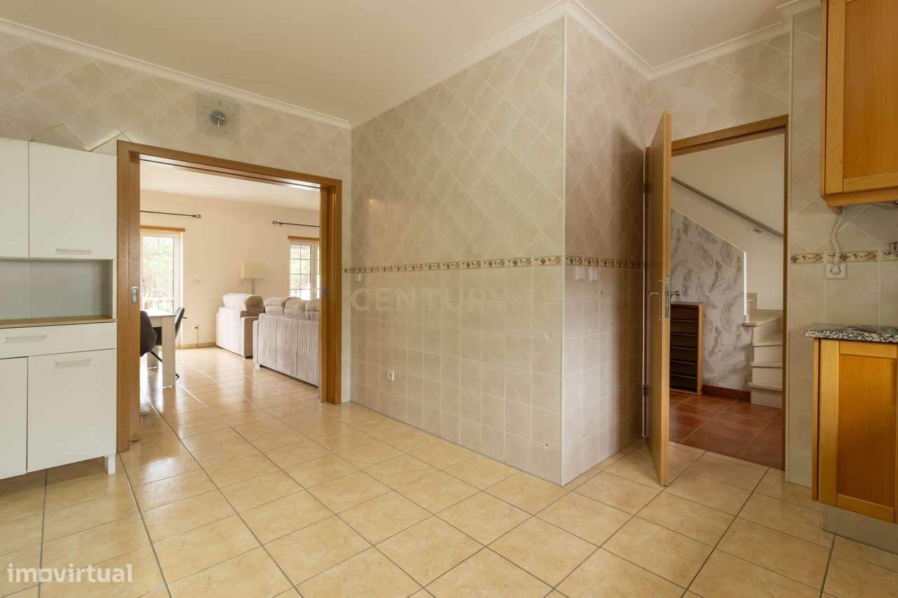 Espaçosa Moradia T3 em União das Freguesias de Coz, Alcobaça - Grande imagem: 5/35