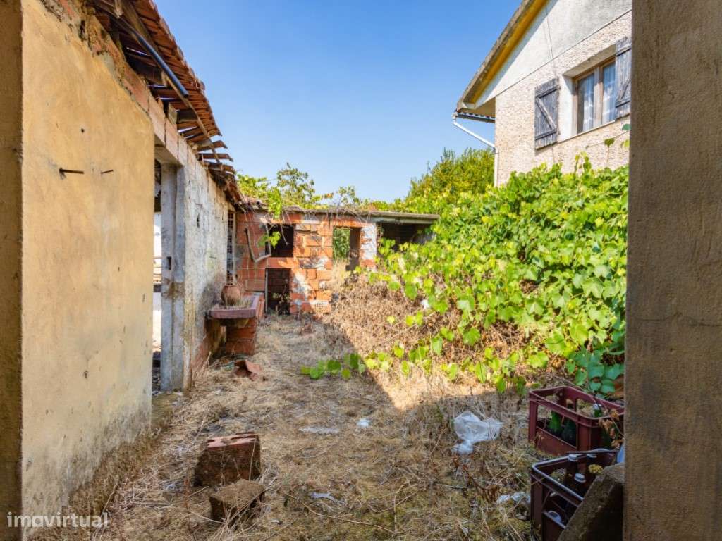 Moradia para recuperar em Amieiro - Grande imagem: 4/11