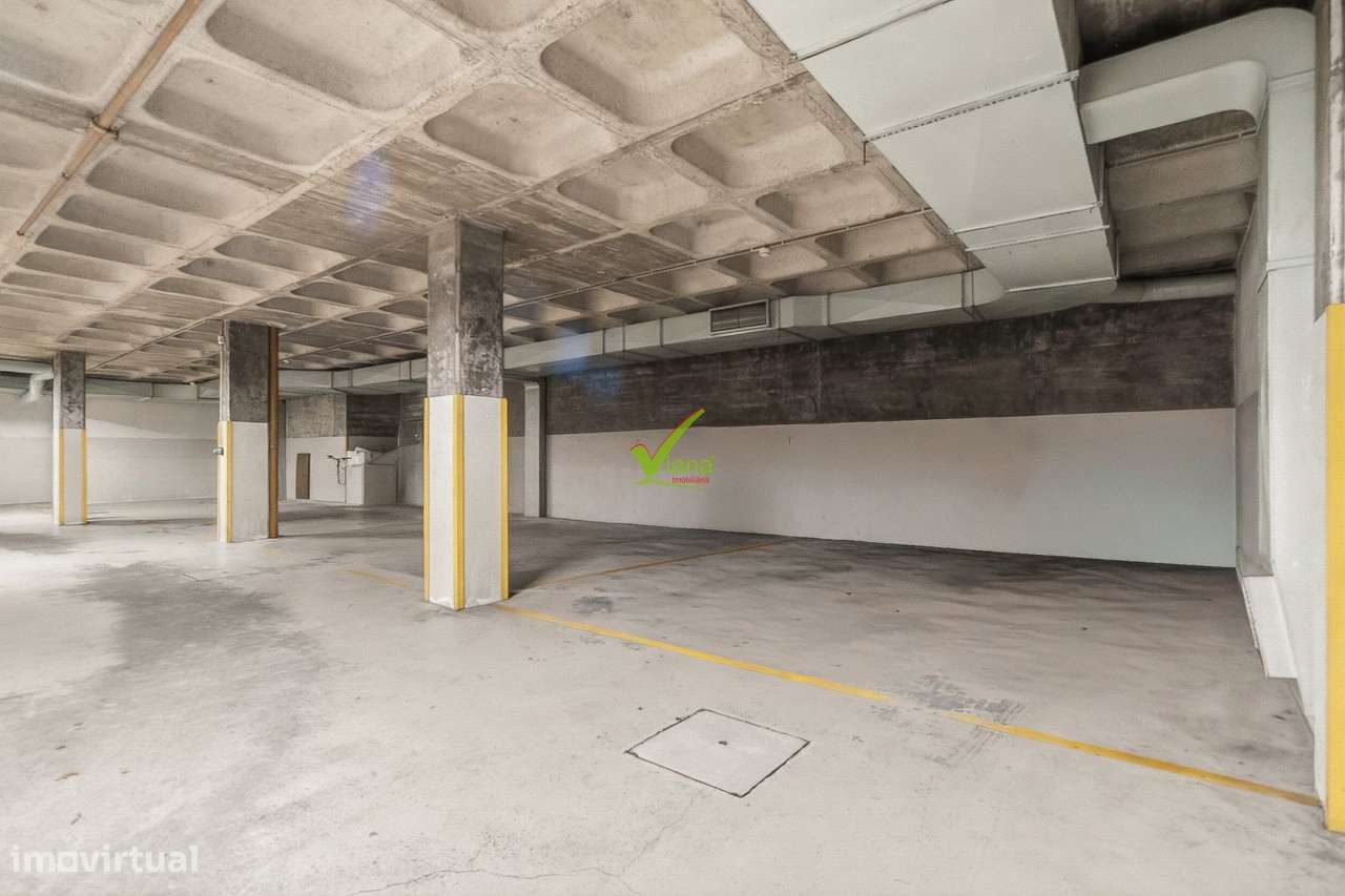 T. 4 com 3 lugares de garagem e arrumos - Centro da cidade da Maia-29