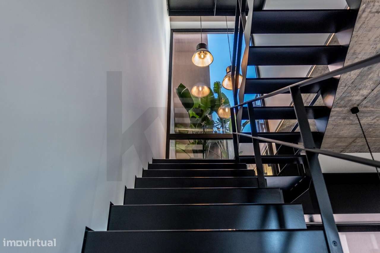 Moradia T3 de Arquitetura Autoral a 30 Minutos de Lisboa - Grande imagem: 2/49