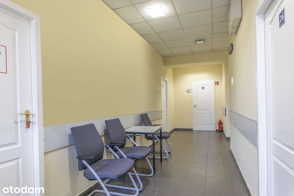 Lokal użytkowy w dobrej lokalizacji-5