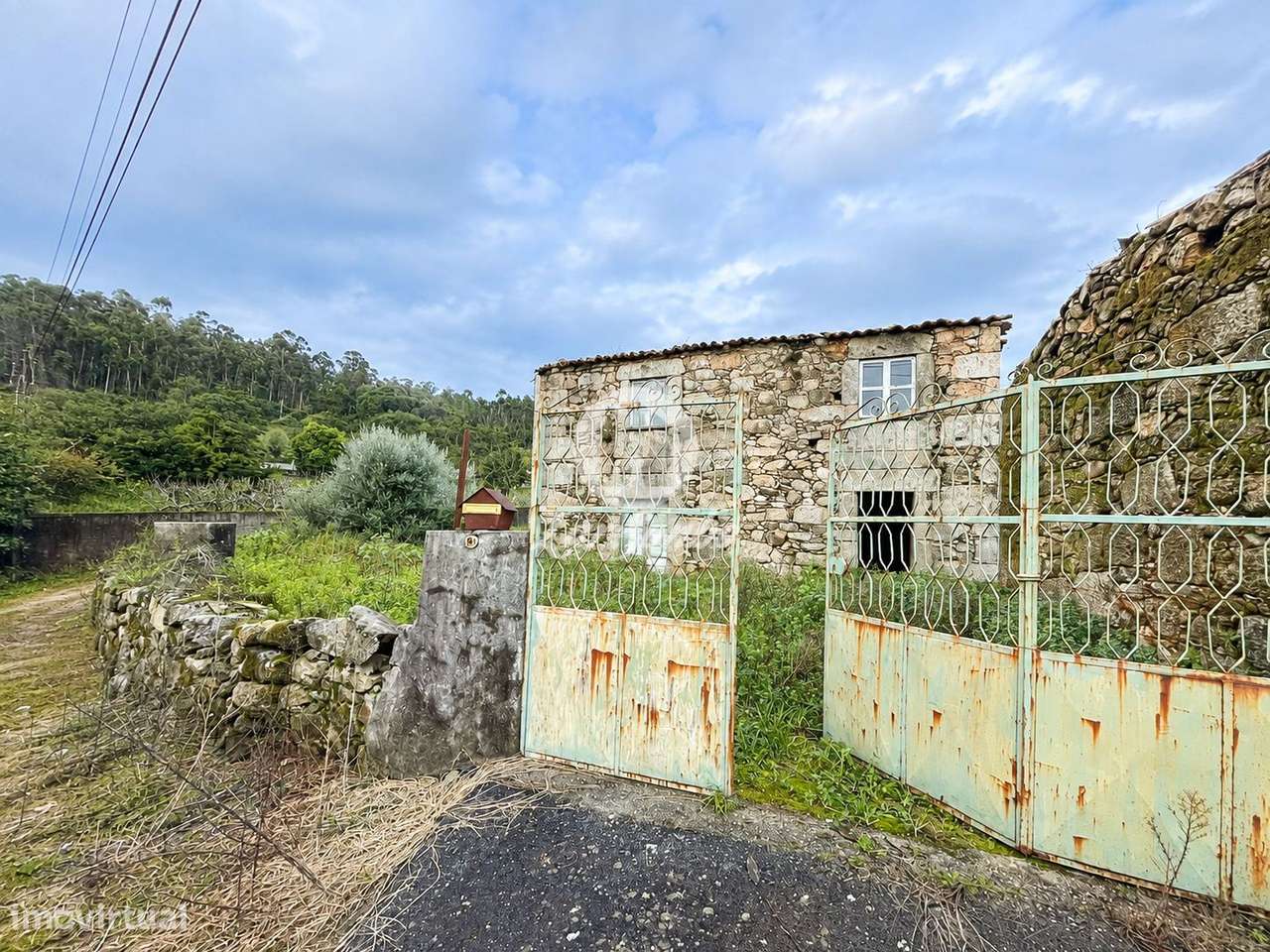 Moradia para recuperar em Barcelos-27