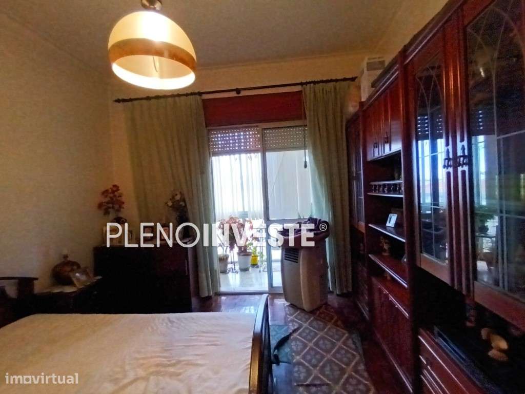 Apartamento T2 à venda na Torre da Marinha-12