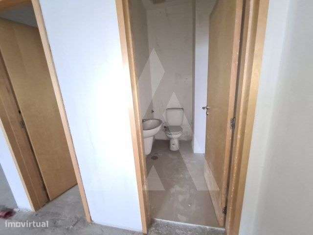 Loja para arrendamento localizada no centro da cidade de Aveiro - Grande imagem: 4/14