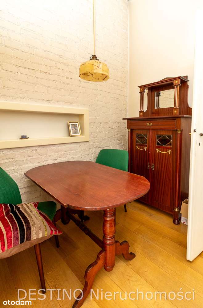 Na sprzedaż: Przestronne, klimatyczne mieszkanie w sercu miasta-1