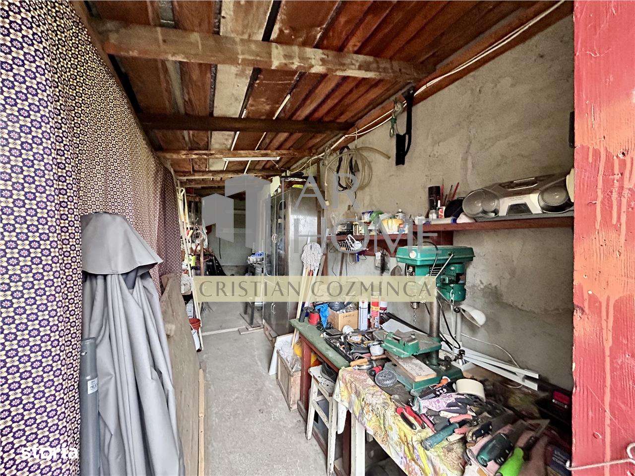 Vanzare casa 6 camere, in Baicoi, teren 1800 MP-15