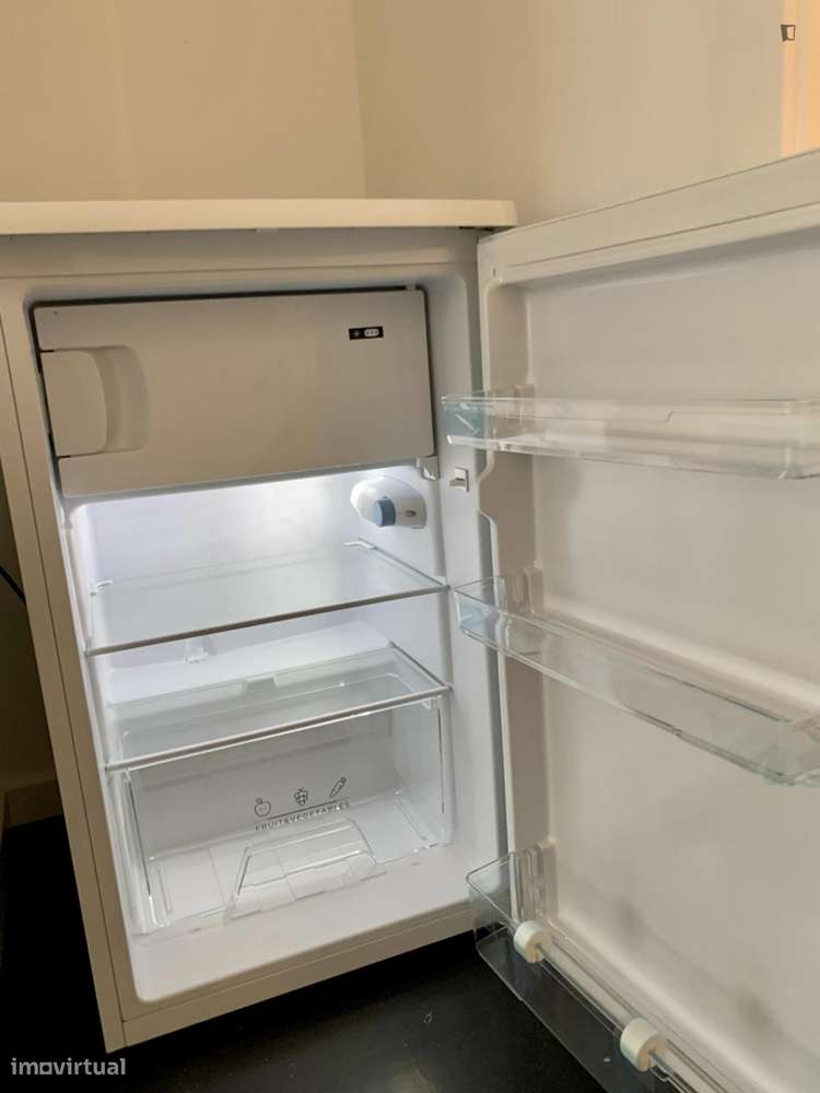 Quarto - localizado em Anjos Lisbon - Grande imagem: 2/10