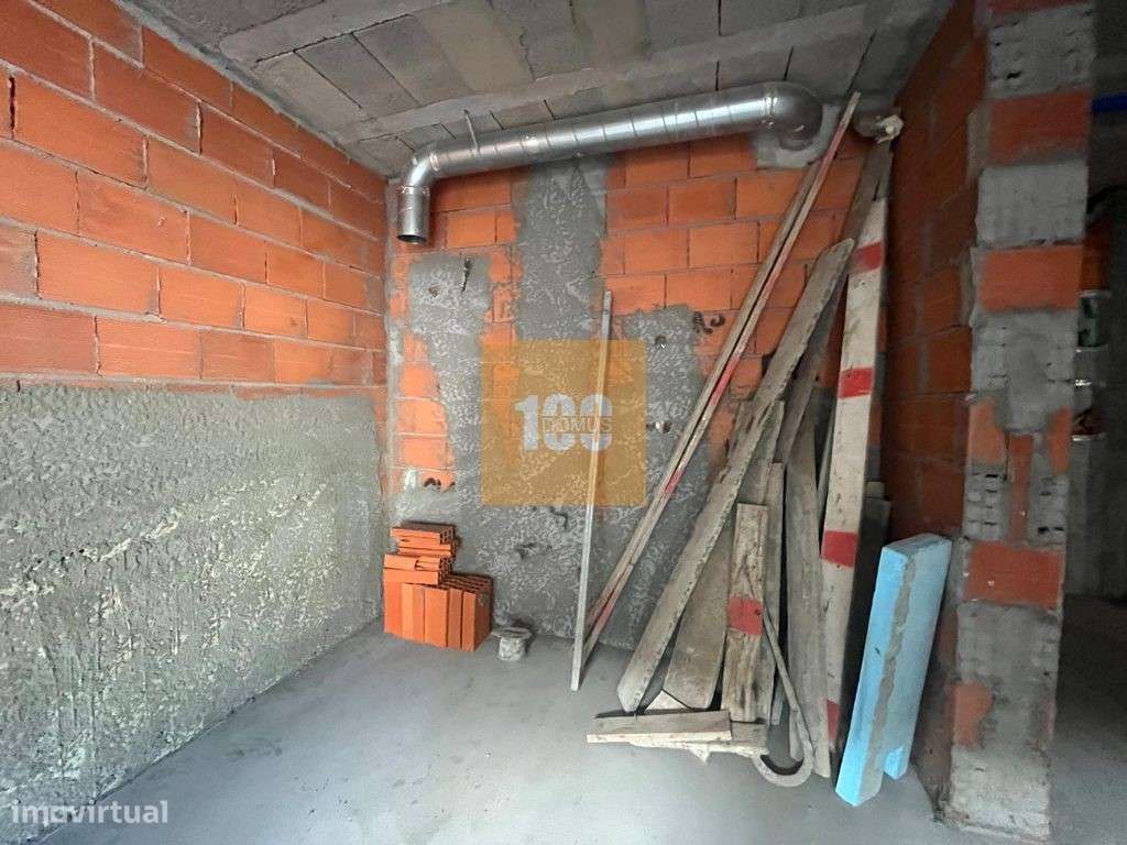 T0 novo com varanda - Fontinha Lux-12