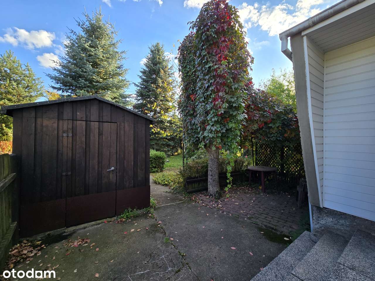 Bardzo zadbany dom do zamieszkania z pompą ciepła i panelami-12