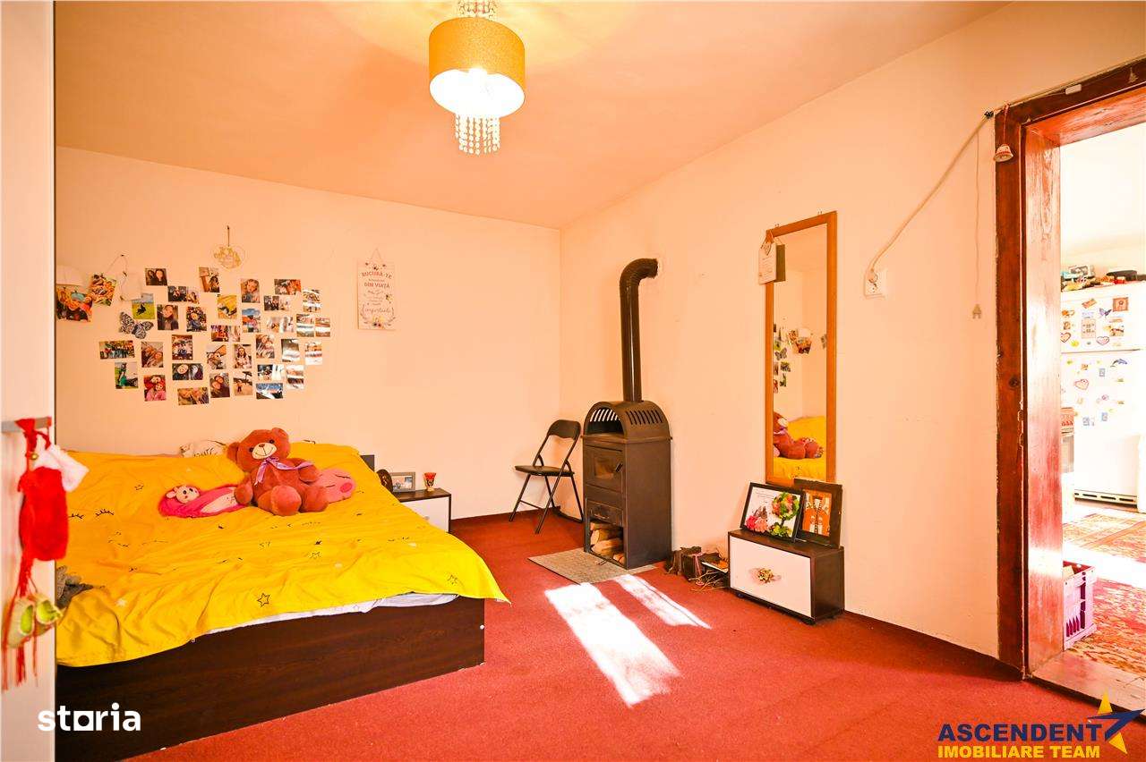 FILM! Casa saseasca, renovata exterior, in centrul localitatii Holbav, - Imagine principală: 2/20