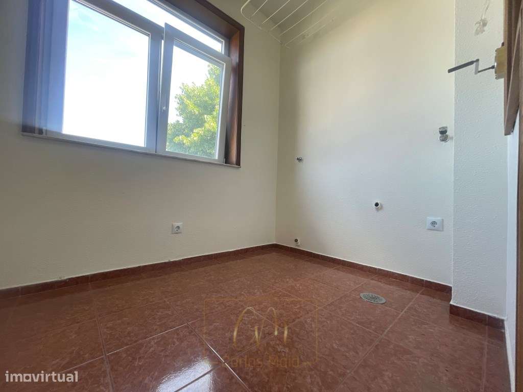 Apartamento T3 com lugar de garagem e arrumos fechados em Modivas, ...-13