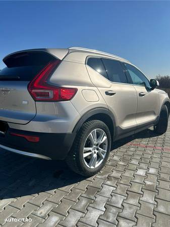 Volvo XC 40 Recharge T4 Twin Engine AT7 Inscription Expression - 4