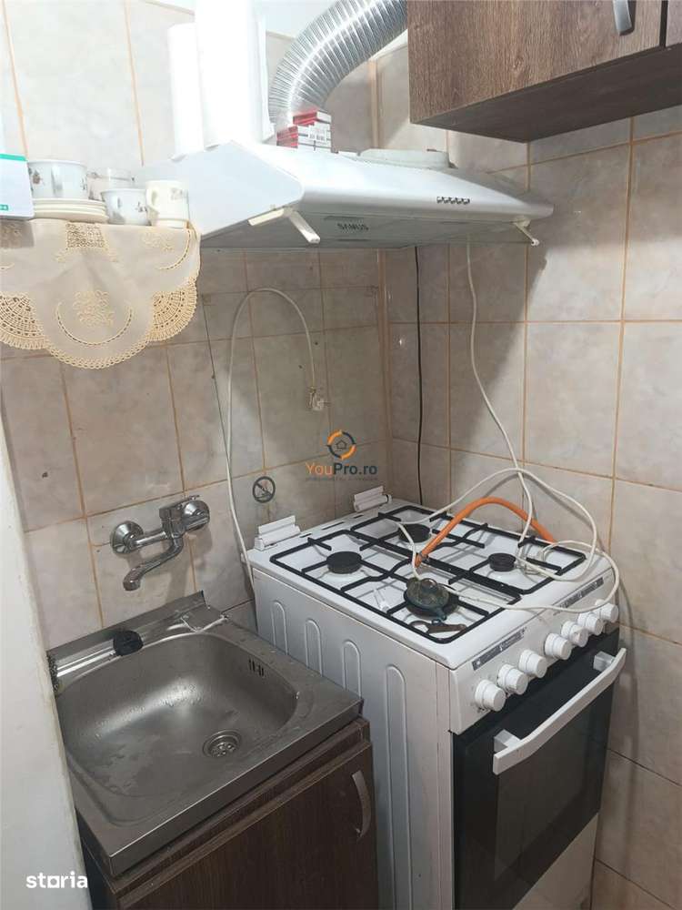 Garsoniera la parter zona Buziasului - Imagine principală: 5/6